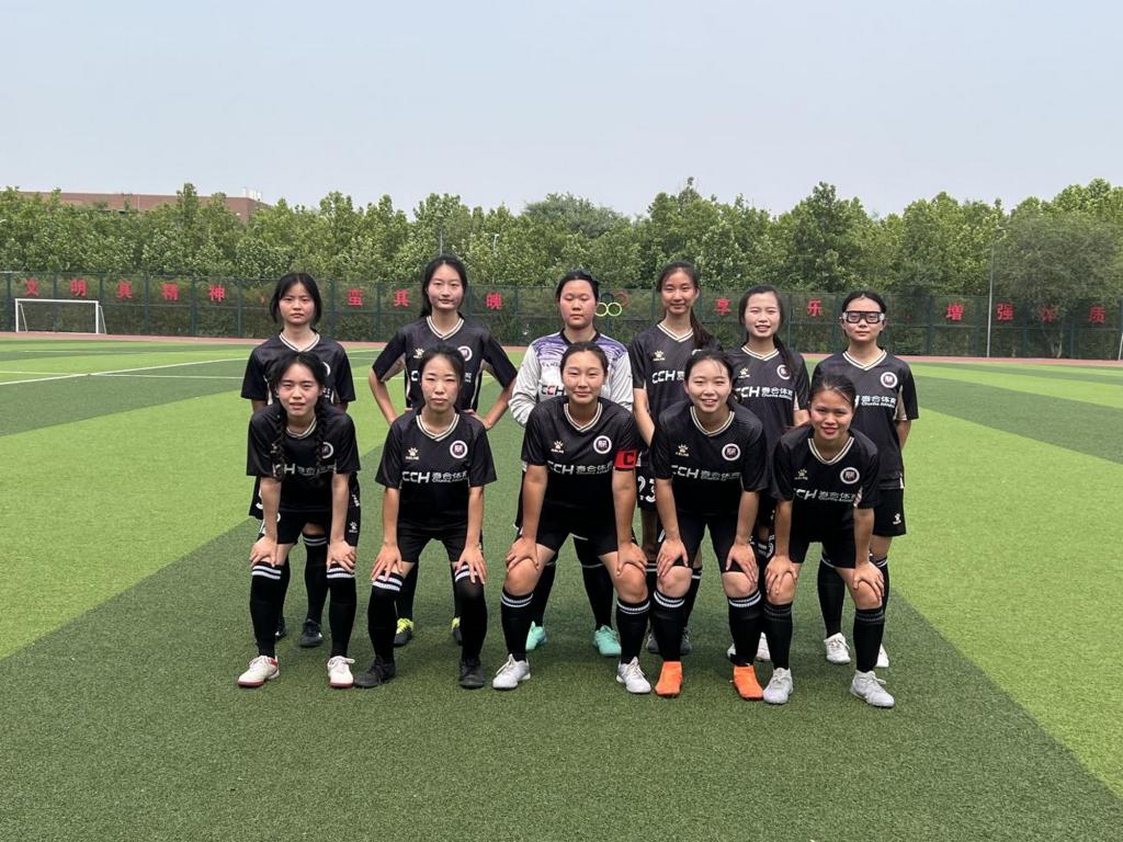 PG电子官方-女子足球比赛场上，中国队员们燃烧斗志的简单介绍