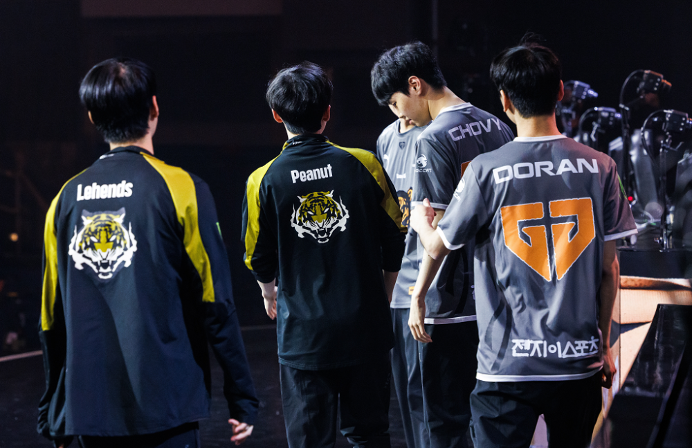 JDG血洗TSM，Deft完成史诗逆转强强对话半决赛，成为赛场最大亮点