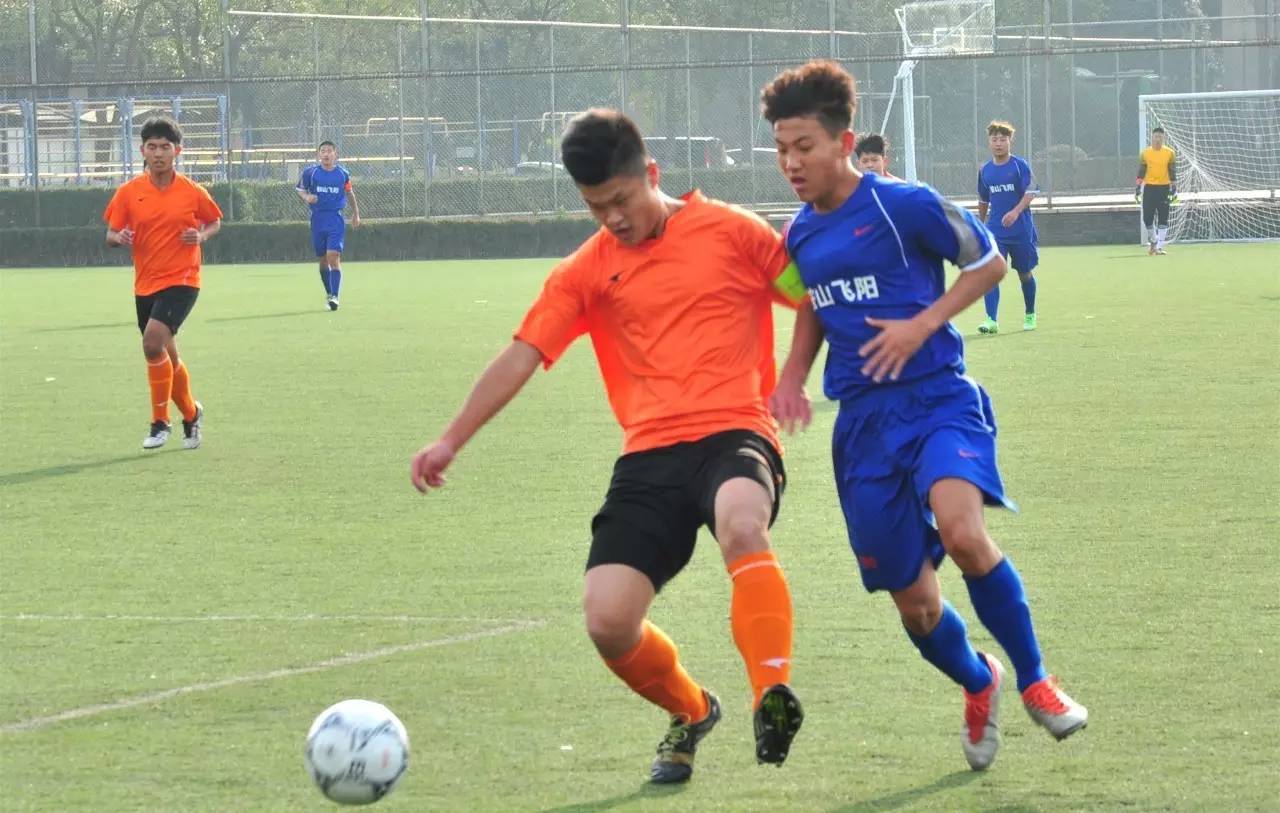 紧张角逐展开，各方球队实力均衡