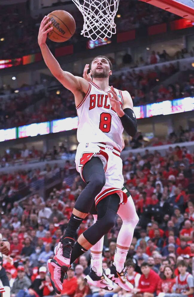 公牛队逆袭雄鹿,晋级东部决赛 公牛队逆袭雄鹿,晋级东部决赛