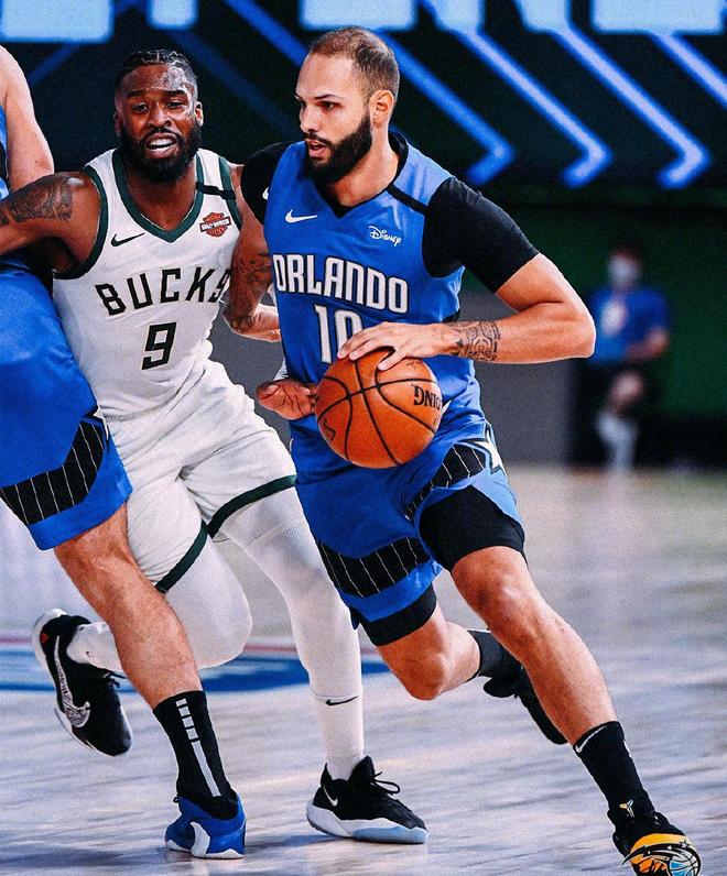 雄鹿队加强内线,战绩稳步攀升 雄鹿队加强内线,战绩稳步攀升