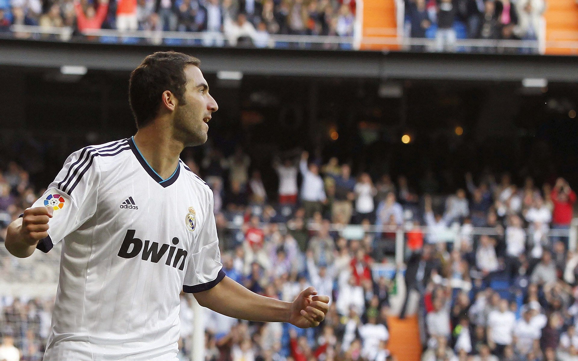 PG电子官网入口-阿圭罗锁死药厂命脉！压制级发挥终结勒沃库森51场不败金身